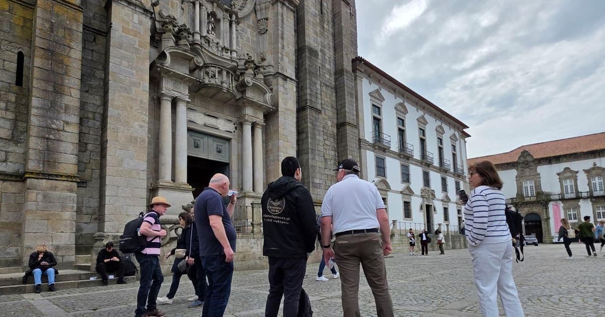 Porto: Take a guided walking tour of Porto and visit Lello Bookshop