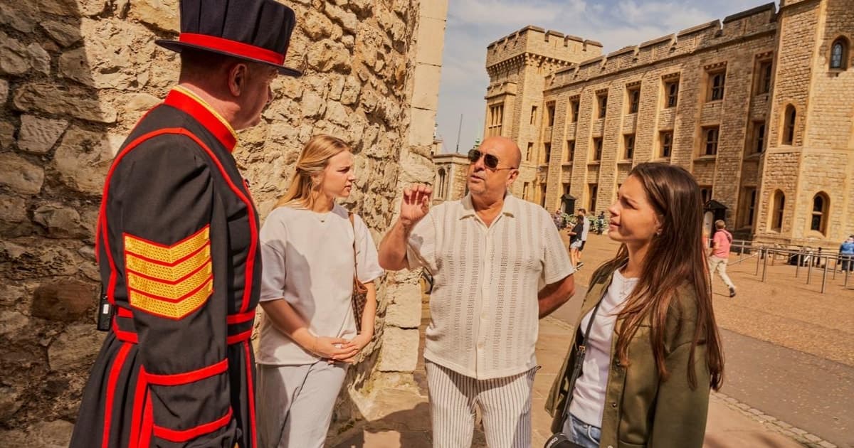 VIP Beefeaters Meet & Greet with Tower of London Guided Tour
