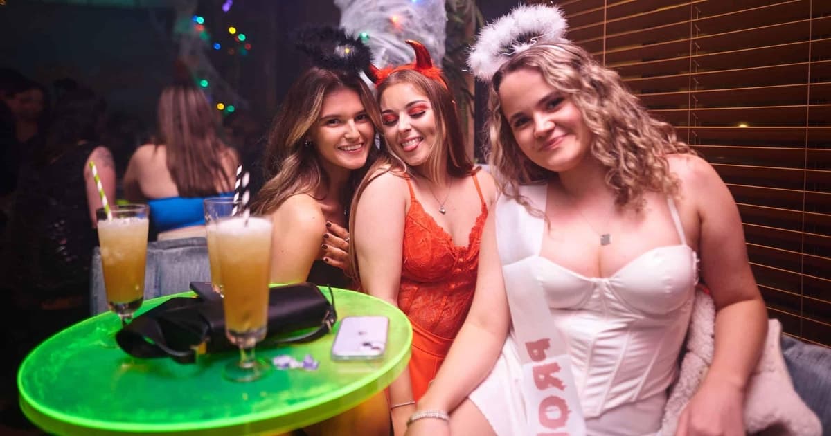 London: Halloween Pub Crawl with Afterparty