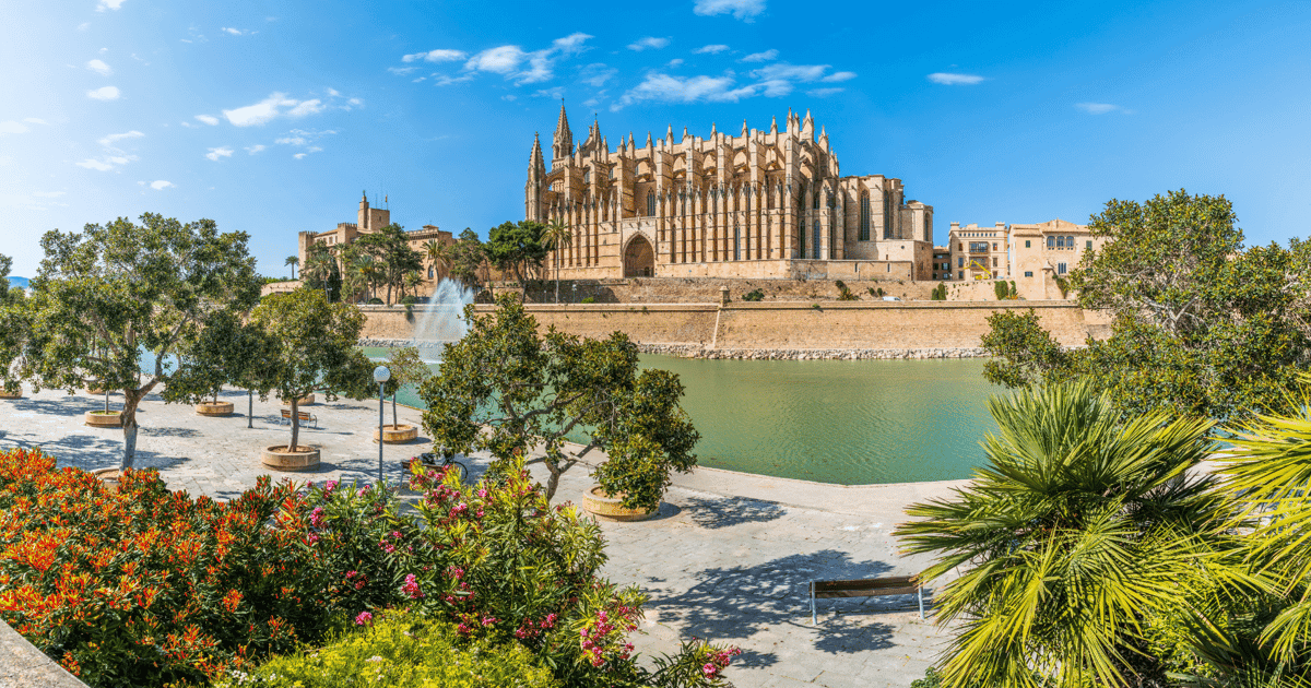 Palma: Catedral, espectáculo inmersivo y tapas. Todo está reservado.