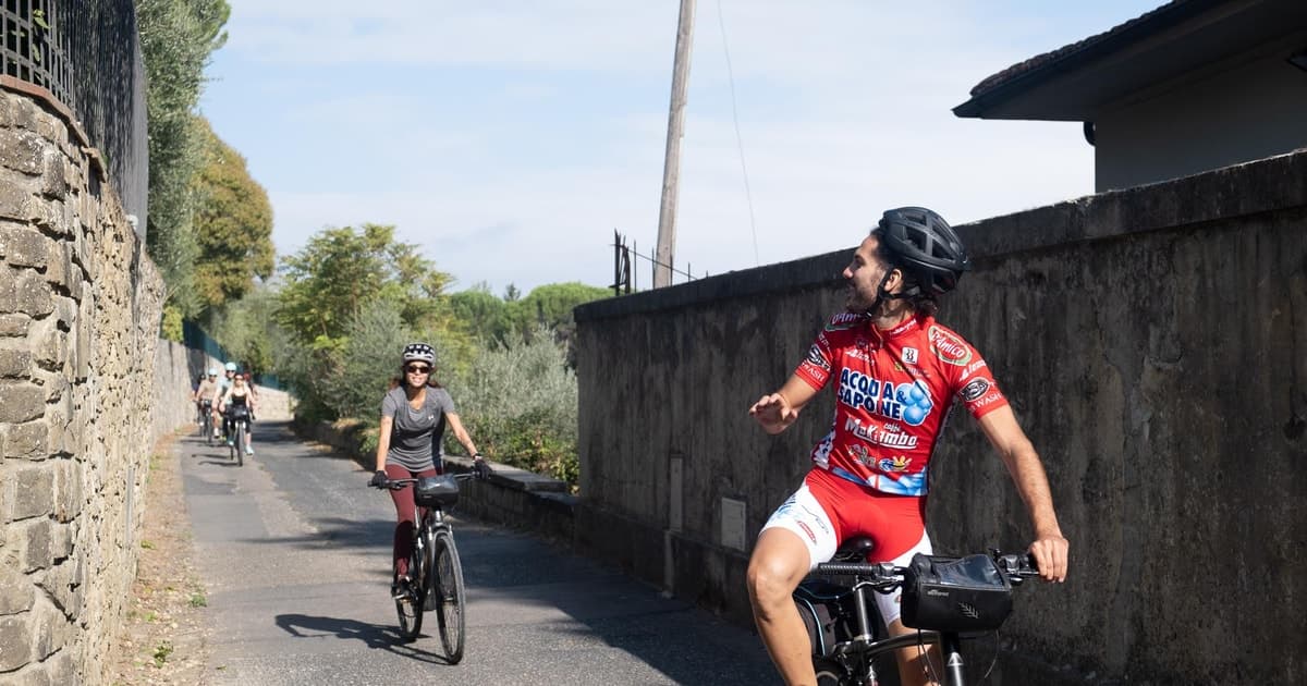 Florence: Tuscany Hills Bike Tour with Lunch & Wine Tasting