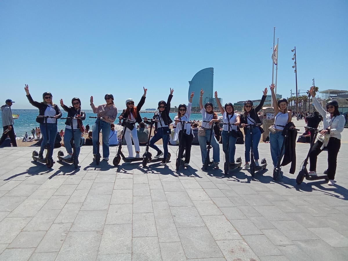“Barcelona E-Scooter Tour: Old Town & Beach”