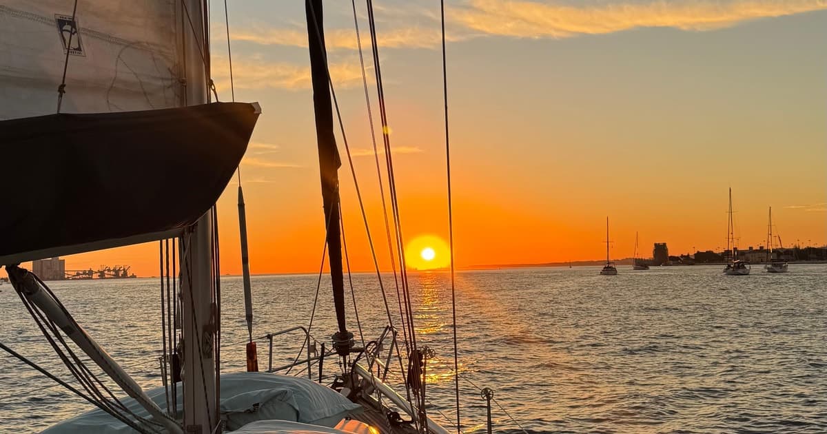 Lisbon Sunset or Daytime boat tour with history and wine