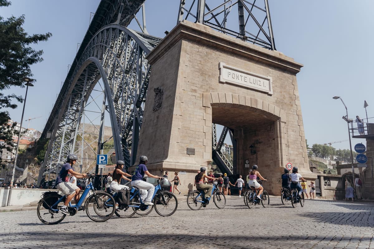 Porto: City Highlights 3-Hour Guided Electric Bike Tour