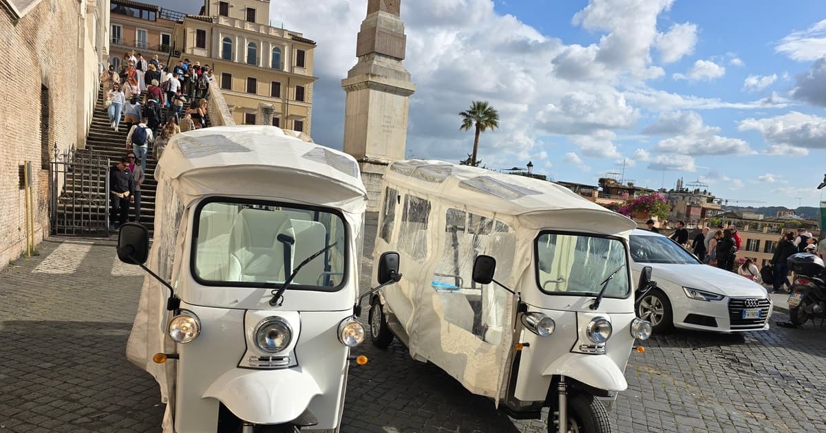 Rome: VIP Private Tour on Electric Tuk-Tuk