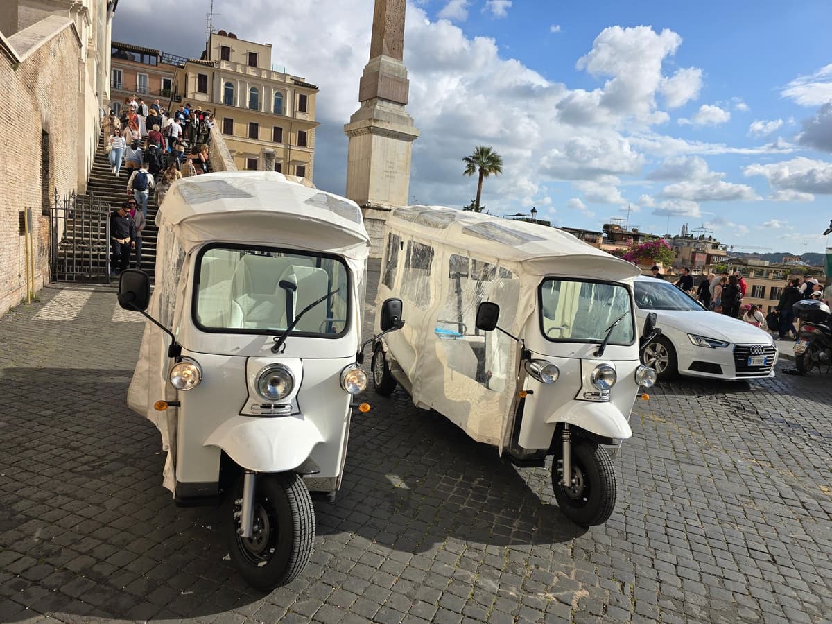 Rome: VIP Private Tour on Electric Tuk-Tuk