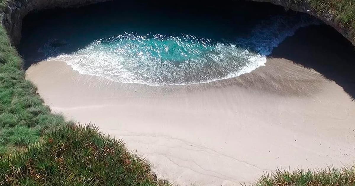 Playa del Amor: Incredible Hidden Beach Tour