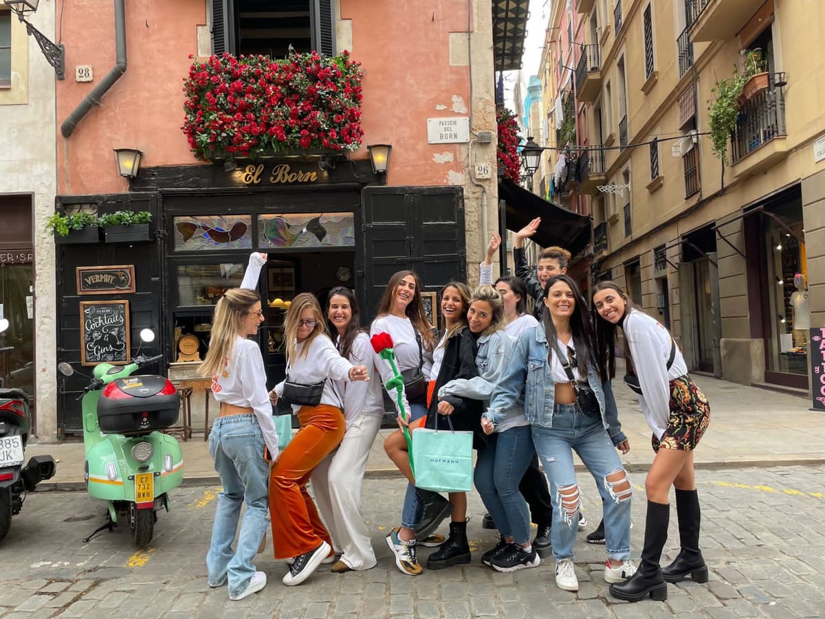 Barcelona: Eixample, Gothic & Born Food and History Tour