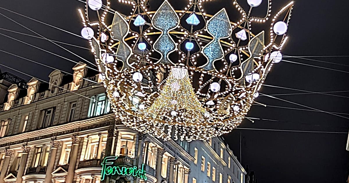 London Christmas Sparkle: Your Private Walking Tour