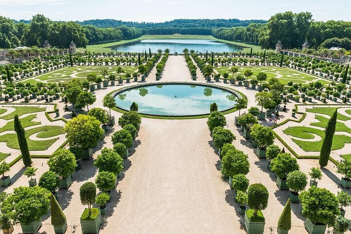 Versailles: Exclusive Private Tour in the Palace and Gardens