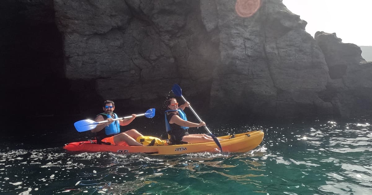 Mogán: Excursión guiada en Kayak a las Cuevas y Snorkel