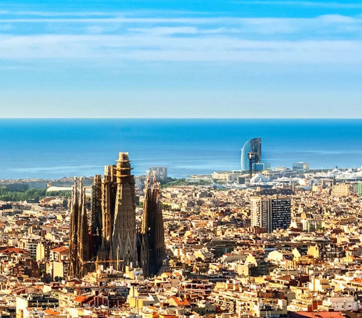 Barcelona: Sagrada Familia Tour and Sailing Trip