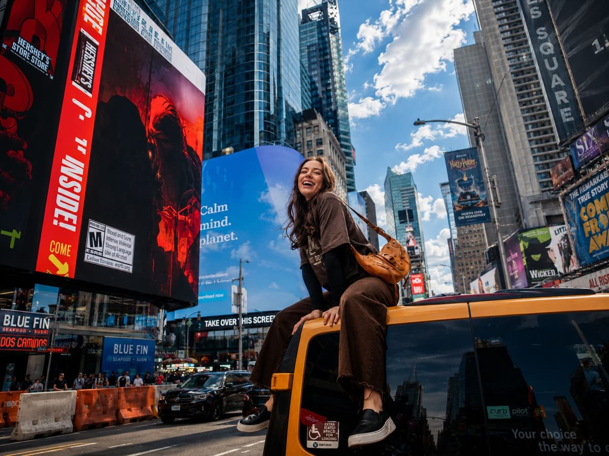 NYC: Private Skyline Chase Experience by Car & Pedicab