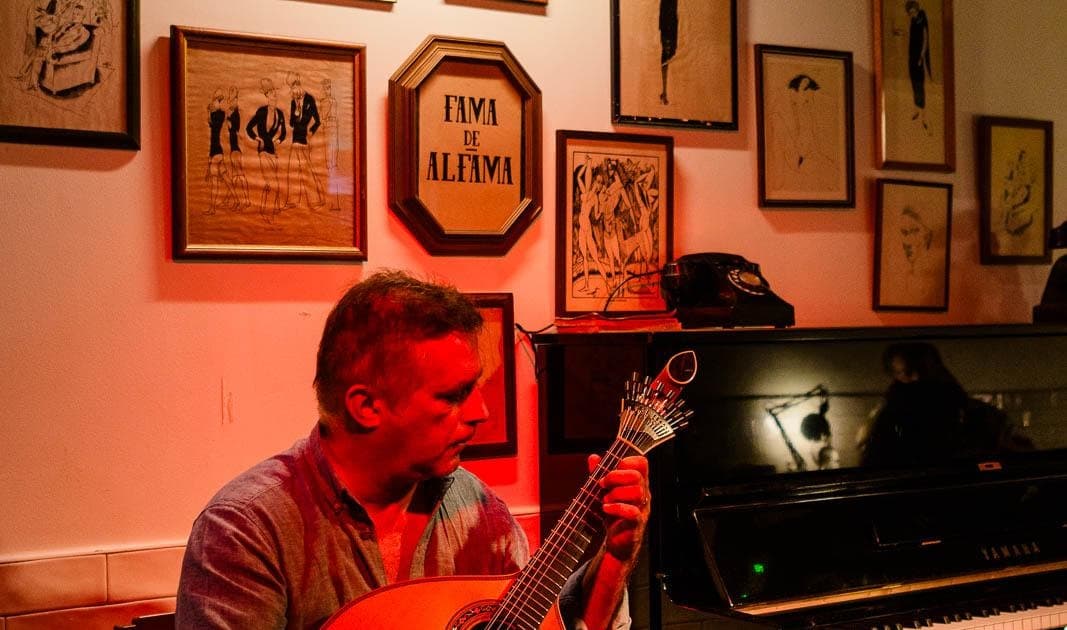 Fado in Alfama – Traditional Fado Experience