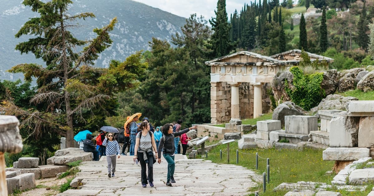 From Athens: Small-Group Delphi, Museum & Arachova Day Trip