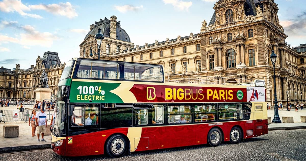 París: tour con paradas libres en autobús turístico y paseo en barco por el Sena