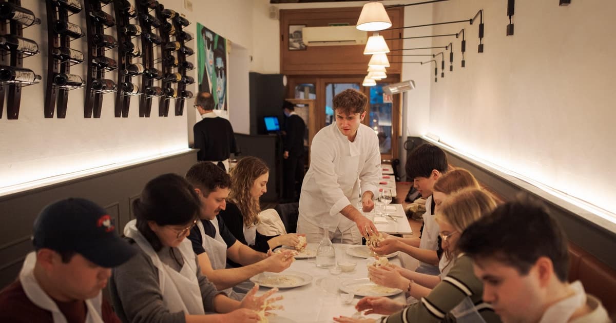 Rome: Traditional Pizza Cooking Class near Piazza Navona