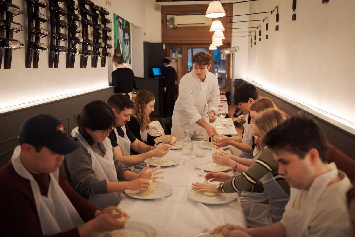 Rome: Traditional Pizza Cooking Class near Piazza Navona