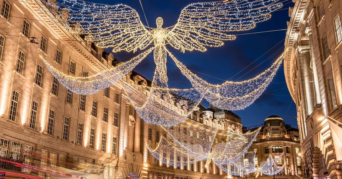 London: Christmas Lights Tour with optional Afternoon Tea