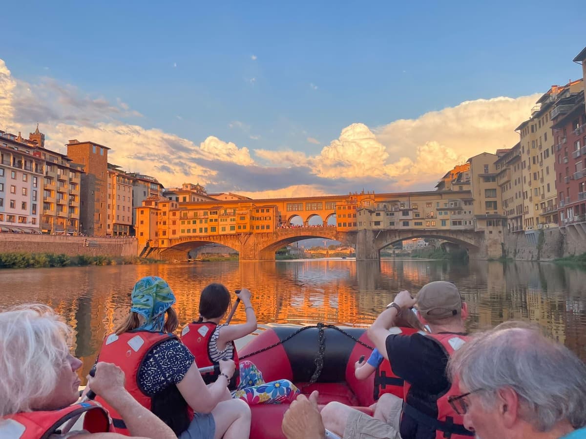 Florence: Private Sunset Rafting on the Arno with Aperitivo