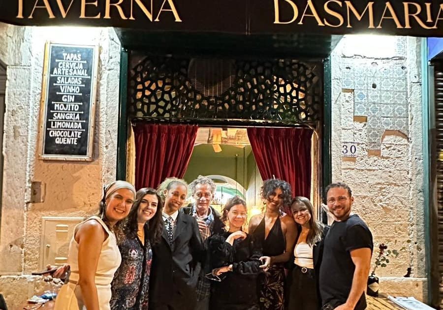 Lisbon: Christmas Tasting Dinner & Portuguese Wine in Alfama