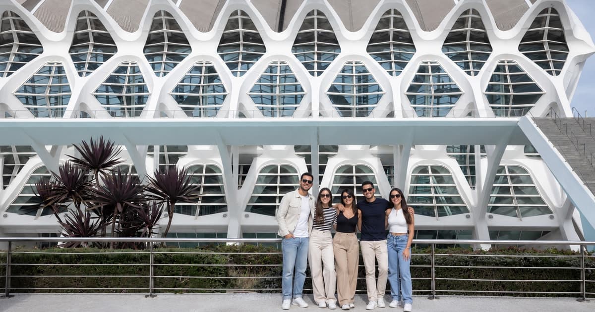Tour privado por los puntos destacados de Valencia: mercados, museos y paella