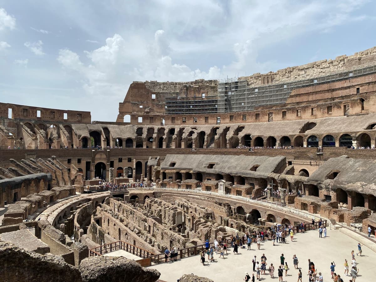 Tour privado de lujo con guía por la arena del Coliseo