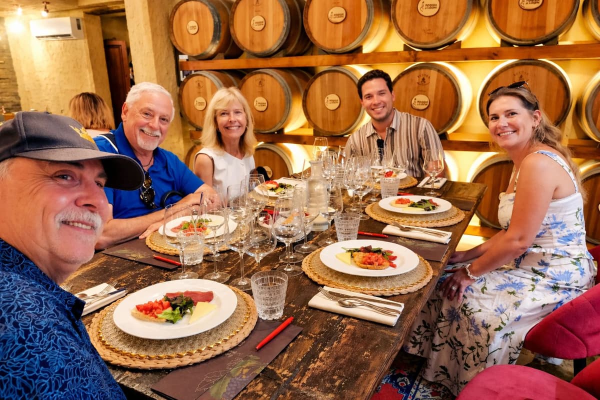 Desde Siena: San Gimignano, vino Brunello y almuerzo en grupo pequeño