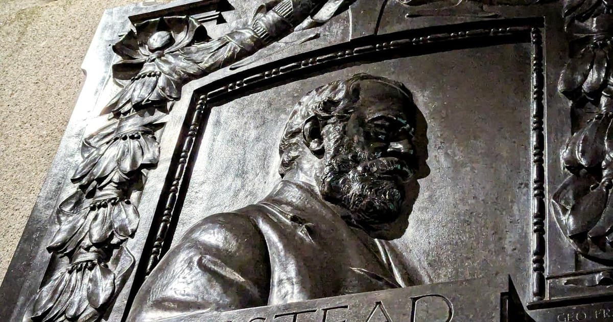 Shipshape London: Titanic Walking Tour