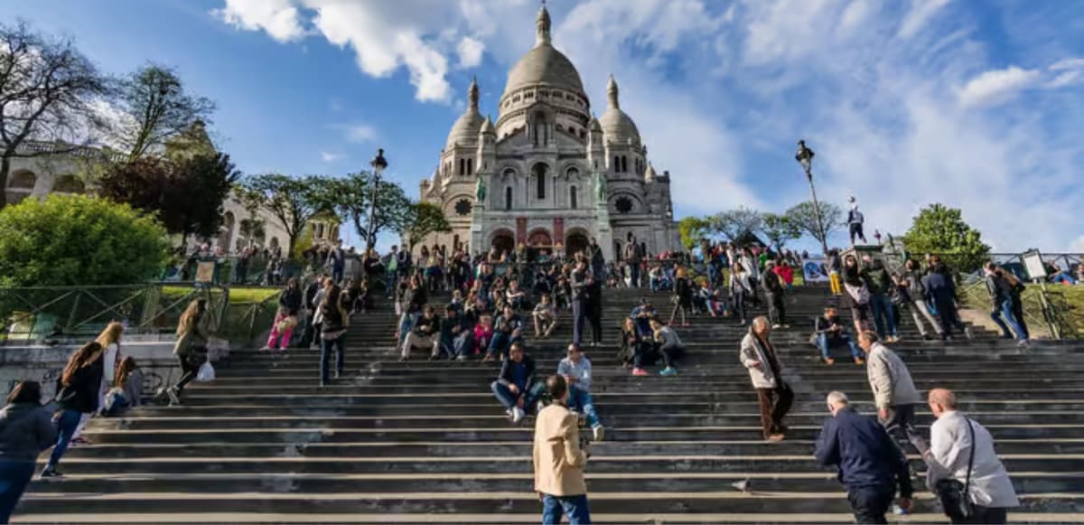 'Paris: Notre-Dame Walking Tour with Complimentary Photos