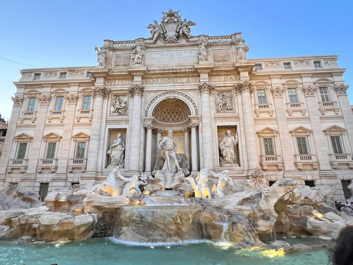 Tour a pie de la Fontana di Trevi con opción de acueducto subterráneo