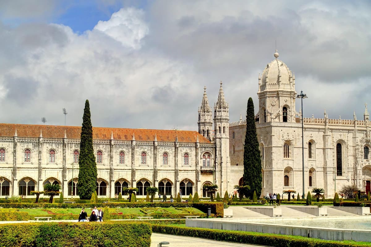 Lisbon: Belém District & Jerónimos Monastery Guided Tour