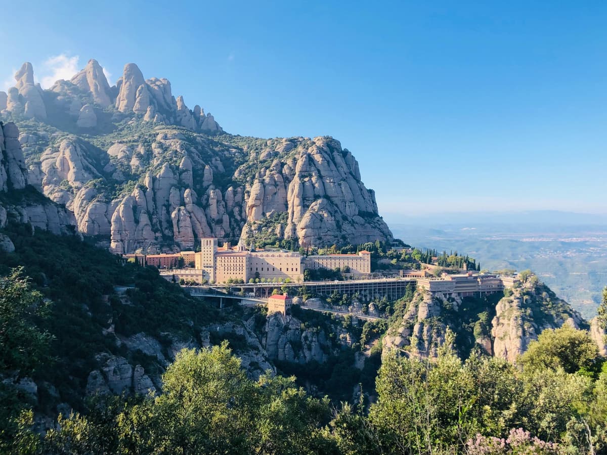 Barcelona: Montserrat Monastery Guided Tour with Transfer