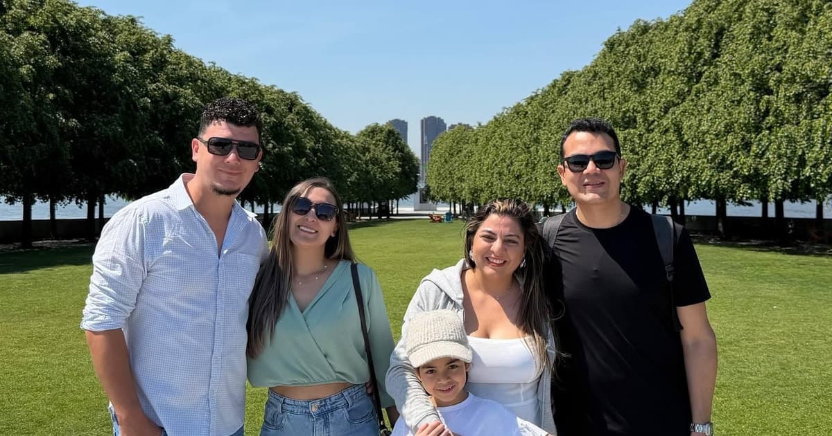 Portuguese Walking Tour of Central Park and 5th Avenue