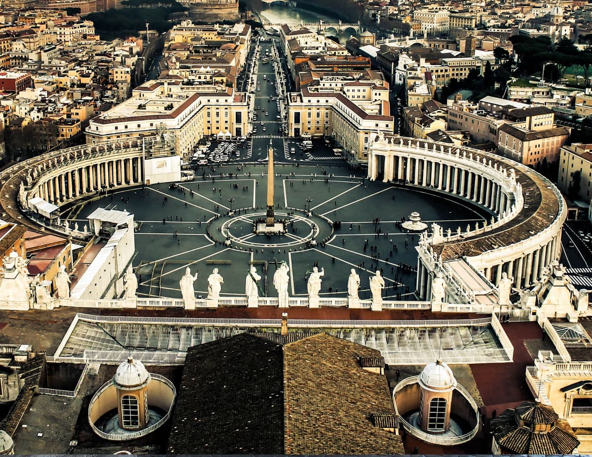 Secretos oscuros del Vaticano (tour a pie)