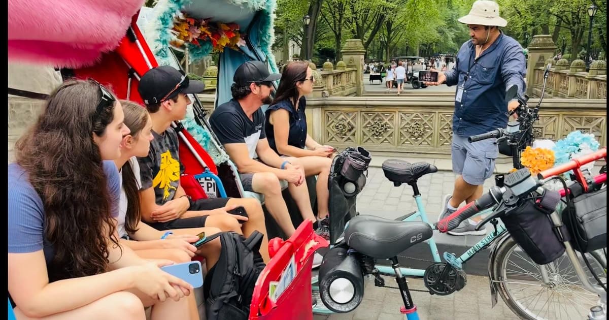 NYC: Central Park Guided Pedicab Tour with Flexible Stops