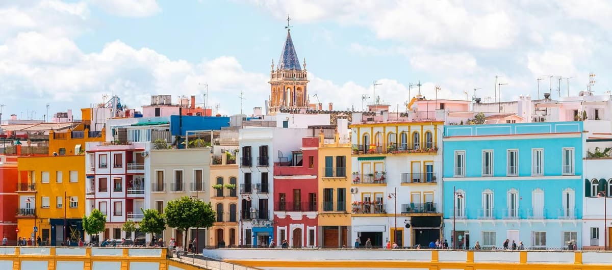 Flamenco Triana: corrales, history and the soul of the district