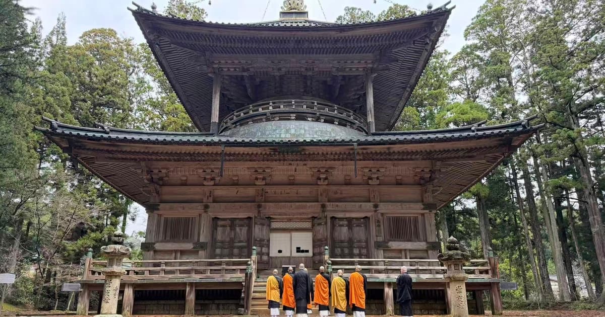 UNESCO Mount Koya: Hidden Gems & Temple Tour (Small Group)