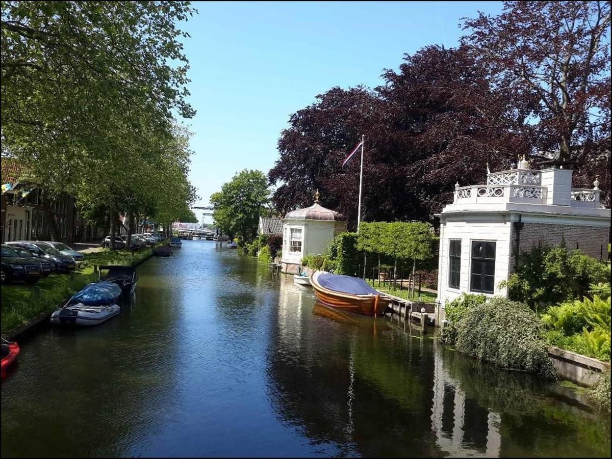 Full-day excursion to Edam, Volendam and Marken