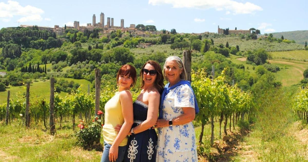 Tuscany Wine Tour: 2 Wineries & San Gimignano from Rome