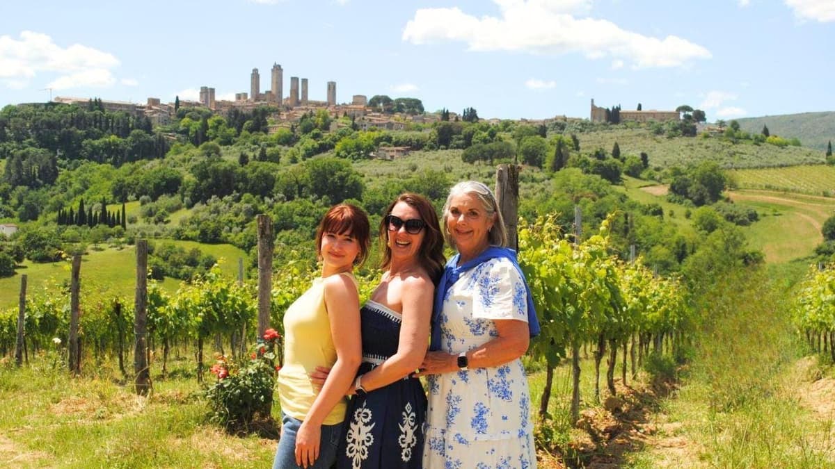 Tuscany Wine Tour: 2 Wineries & San Gimignano from Rome