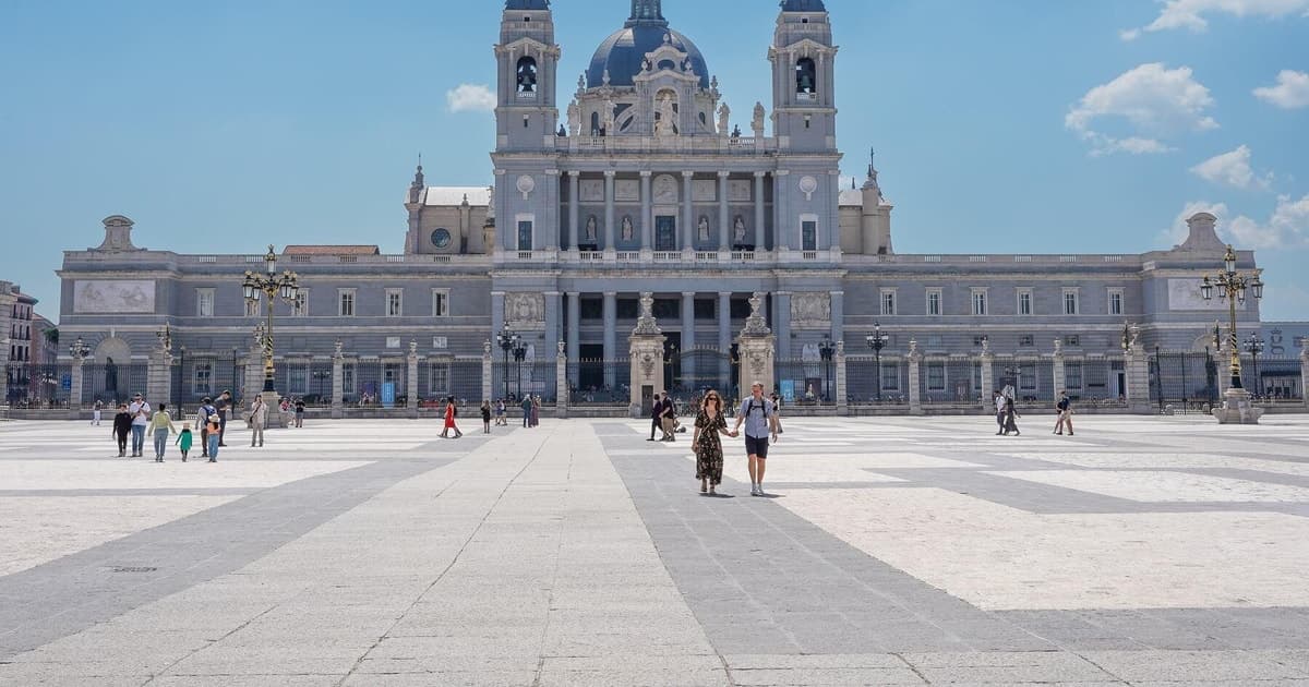 Madrid: Royal Palace Guided Tour with Entry Ticket