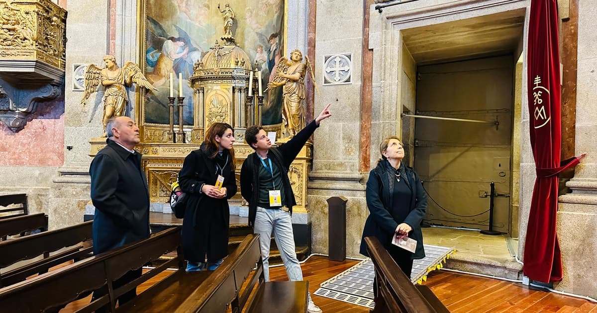 The Beautiful Story of Porto: Guided Tour with Entry Tickets