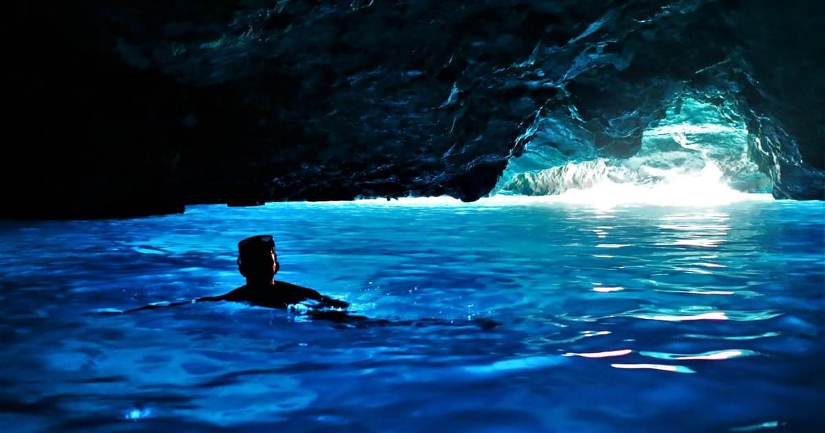 Mallorca: tour en kayak y lancha motora a la Cueva Azul con esnórquel