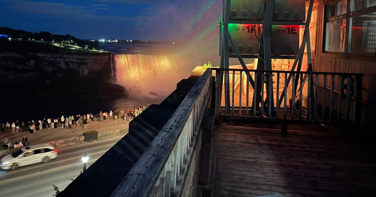 Toronto: Niagara Falls Afternoon Tour with Illumination