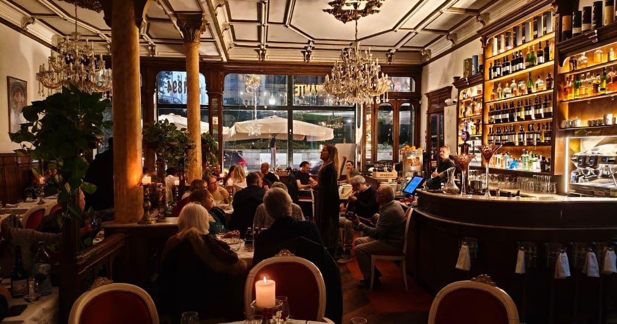 Porto: Dinner with Fado and Traditional Portuguese Music
