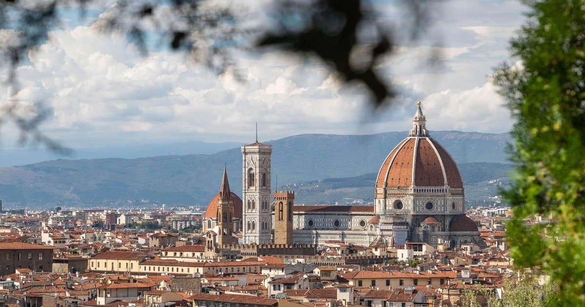 Florence: Tuscan dinner & Three Tenors concert near Uffizi