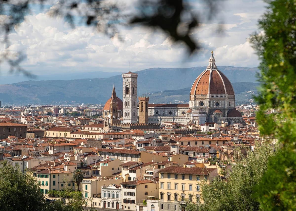 Florence: Tuscan dinner & Three Tenors concert near Uffizi