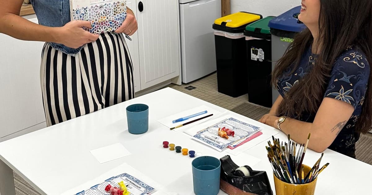 Tiles panels Walking Tour + Tile painting Workshop