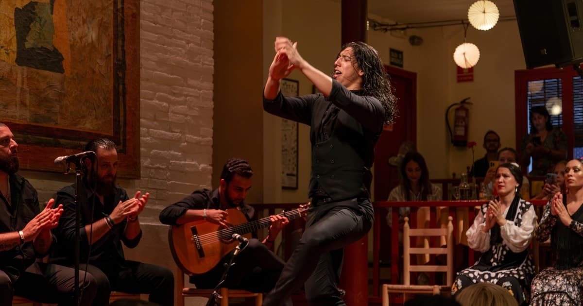 Barcelona: Espectáculo Flamenco con Cena en el Tablao de Carmen